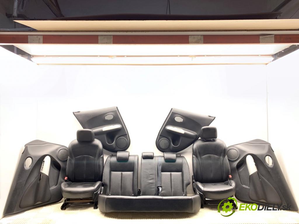 NISSAN JUKE F15 SUV 2012 86 kW 1.6 1598 Sedadlá, sedačky Sedadlo bočné 
