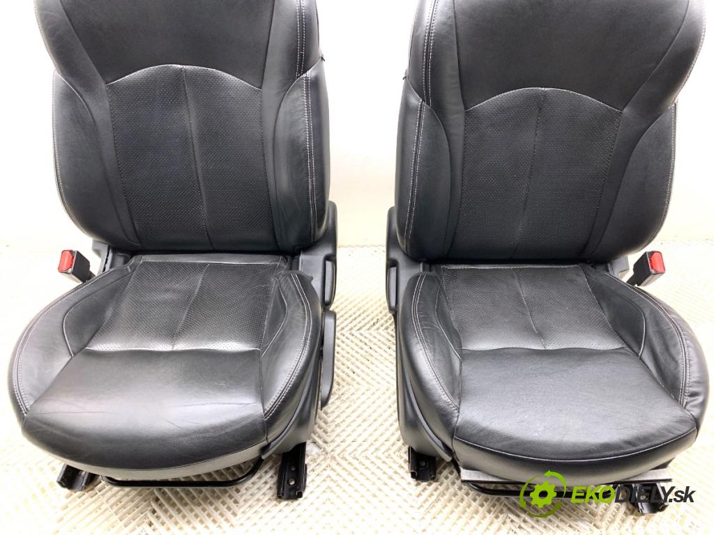 NISSAN JUKE F15 SUV 2012 86 kW 1.6 1598 Sedadlá, sedačky Sedadlo bočné