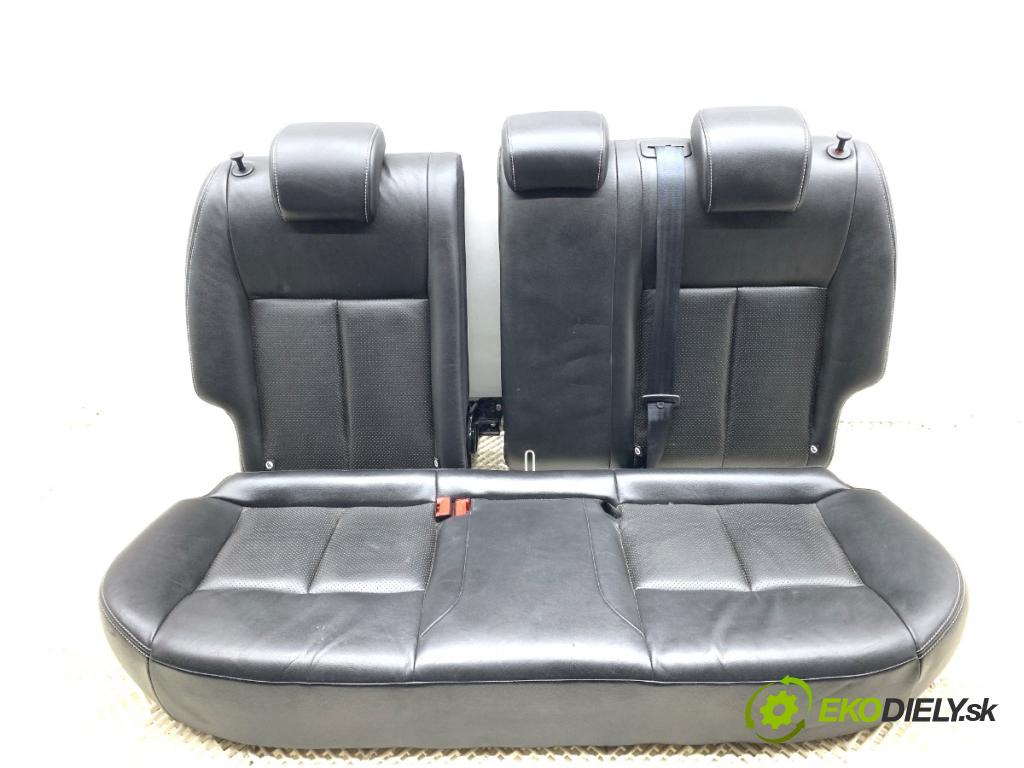 NISSAN JUKE F15 SUV 2012 86 kW 1.6 1598 Sedadlá, sedačky Sedadlo bočné