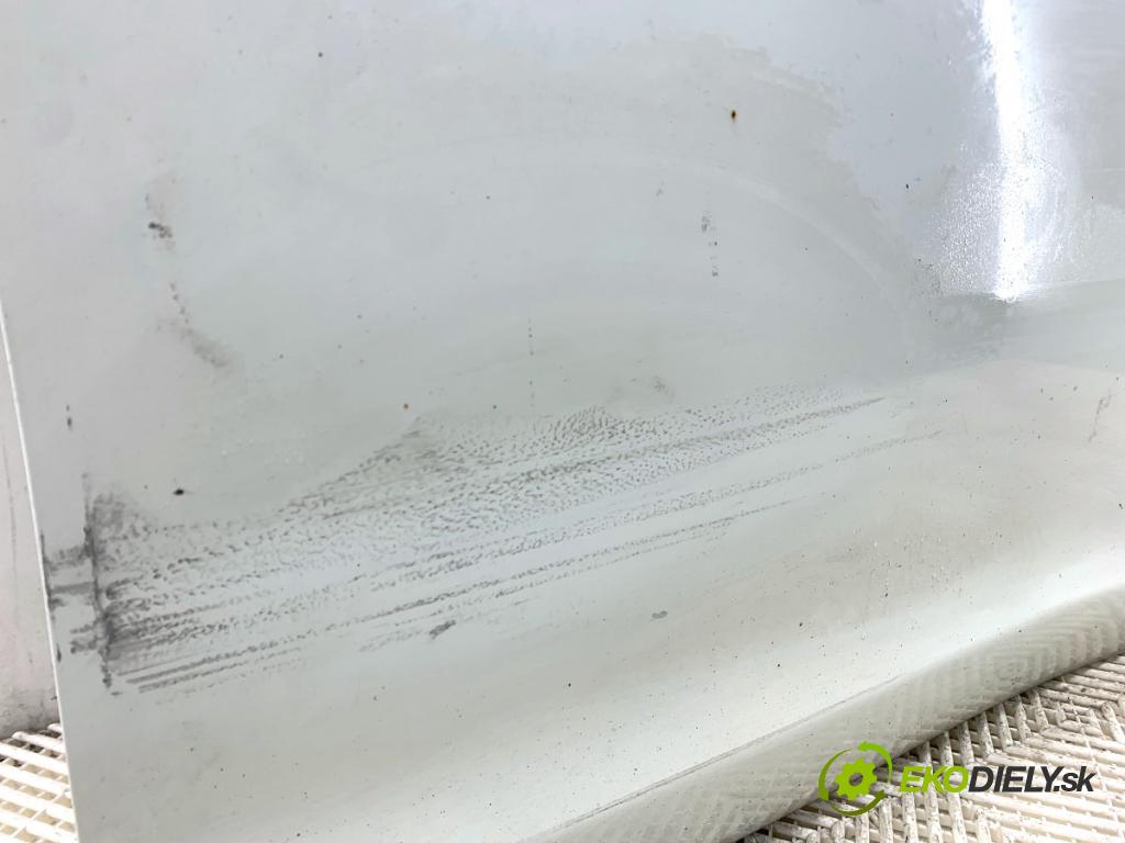 NISSAN JUKE F15 SUV 2012 86 kW 1.6 1598 dveře pravý přední část