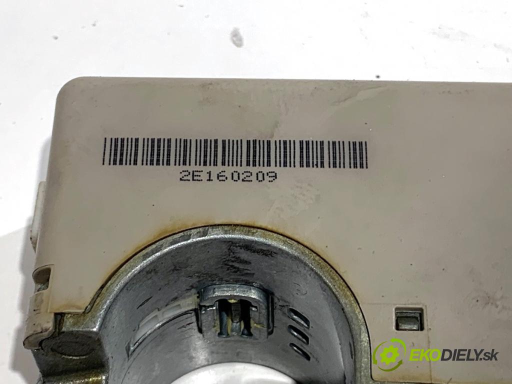 NISSAN JUKE F15 SUV 2012 86 kW 1.6 1598 blokáda volantu  (Řízení ostatní)