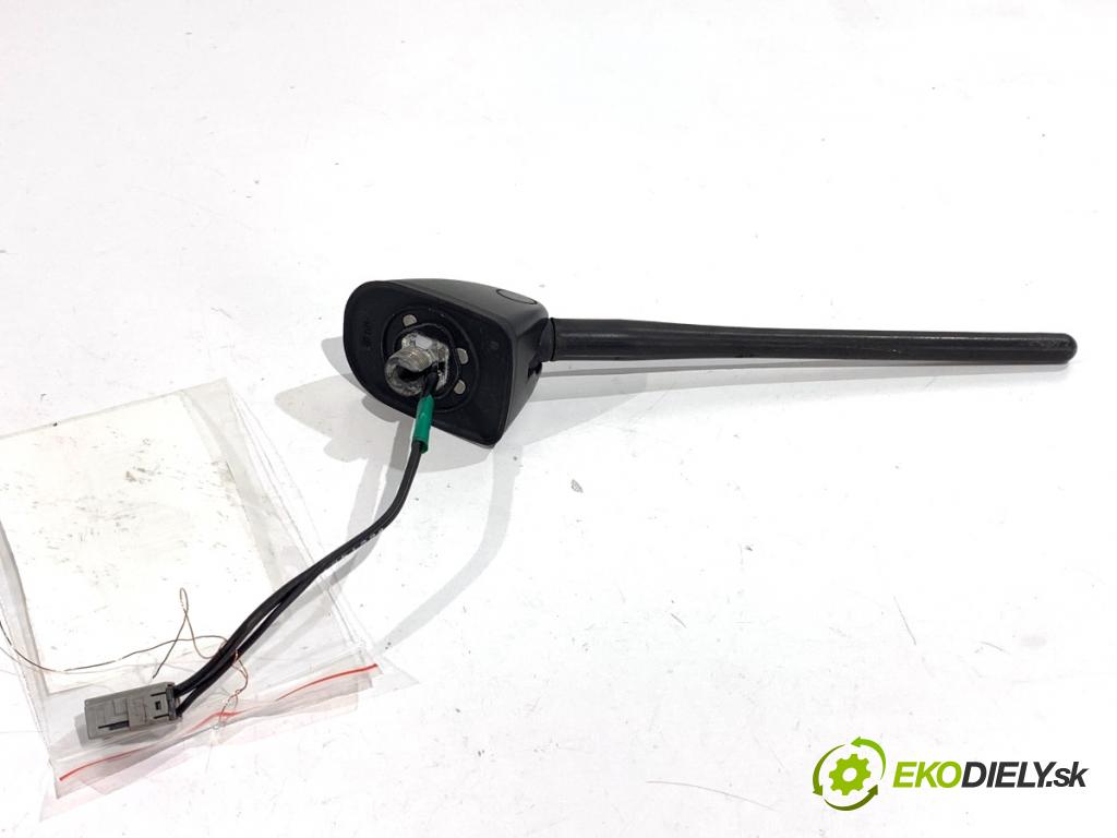 NISSAN JUKE F15 SUV 2012 86 kW 1.6 1598 ANTENA