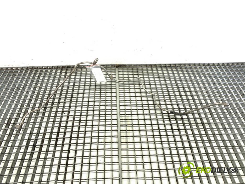 NISSAN JUKE F15 SUV 2012 86 kW 1.6 1598 rúrka klimatizácie 92440BA60A (Rúrka klimatizácie)