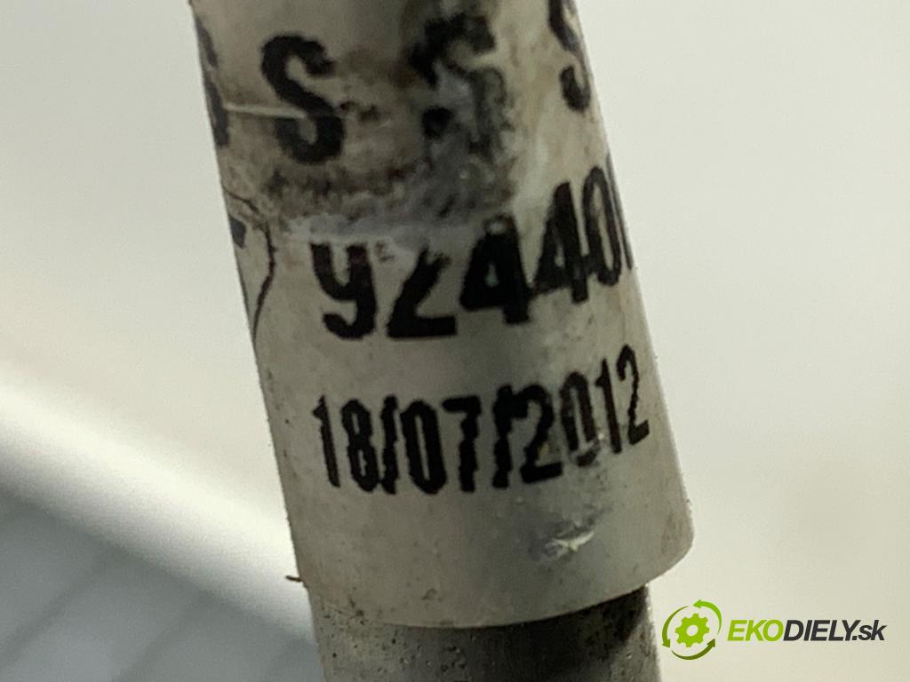 NISSAN JUKE F15 SUV 2012 86 kW 1.6 1598 rúrka klimatizácie 92440BA60A (Rúrka klimatizácie)