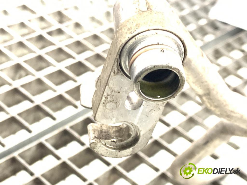 NISSAN JUKE F15 SUV 2012 86 kW 1.6 1598 rúrka klimatizace 92480BA60A (Trubka klimatizace)