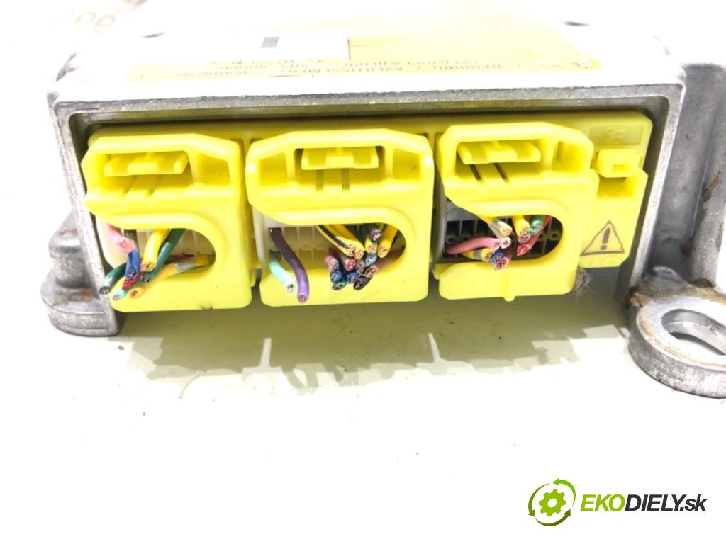 NISSAN JUKE F15 SUV 2012 86 kW 1.6 1598 senzor airbag 0285011034 (Snímač)