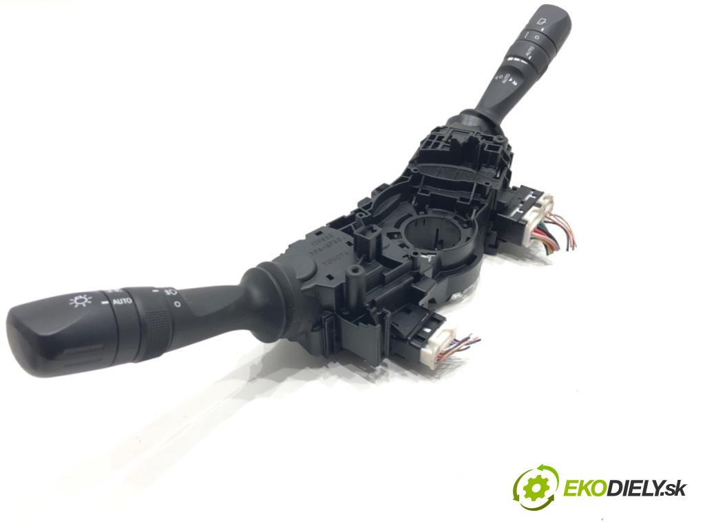 TOYOTA C-HR SUV 2016 85 kW 1.2 (NGX10_) 1197 Prepínač kombinovaný 17F852 (Prepínacie páčky pod volantom)