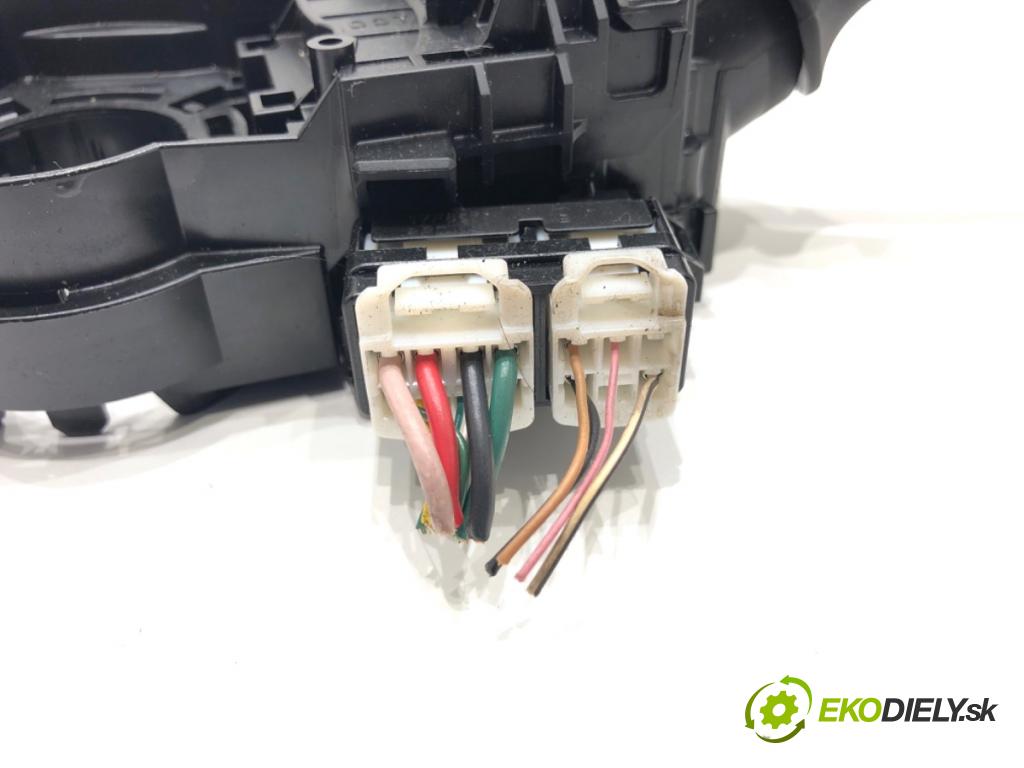 TOYOTA C-HR SUV 2016 85 kW 1.2 (NGX10_) 1197 Prepínač kombinovaný 17F852 (Prepínacie páčky pod volantom)