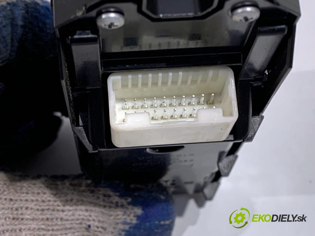 TOYOTA C-HR SUV 2016 85 kW 1.2 (NGX10_) 1197 Prepínač okien 84040-F4020 (Prepínacie páčky pod volantom)