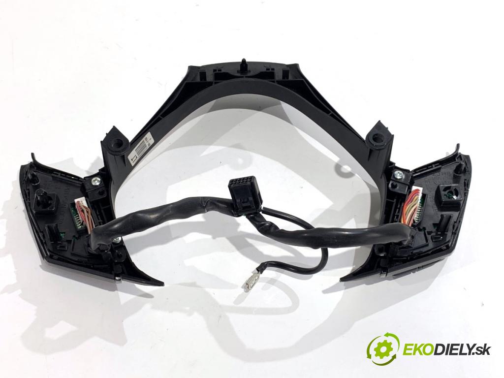 TOYOTA C-HR SUV 2016 85 kW 1.2 (NGX10_) 1197 Prepínač volantu multifunkční: 75J388