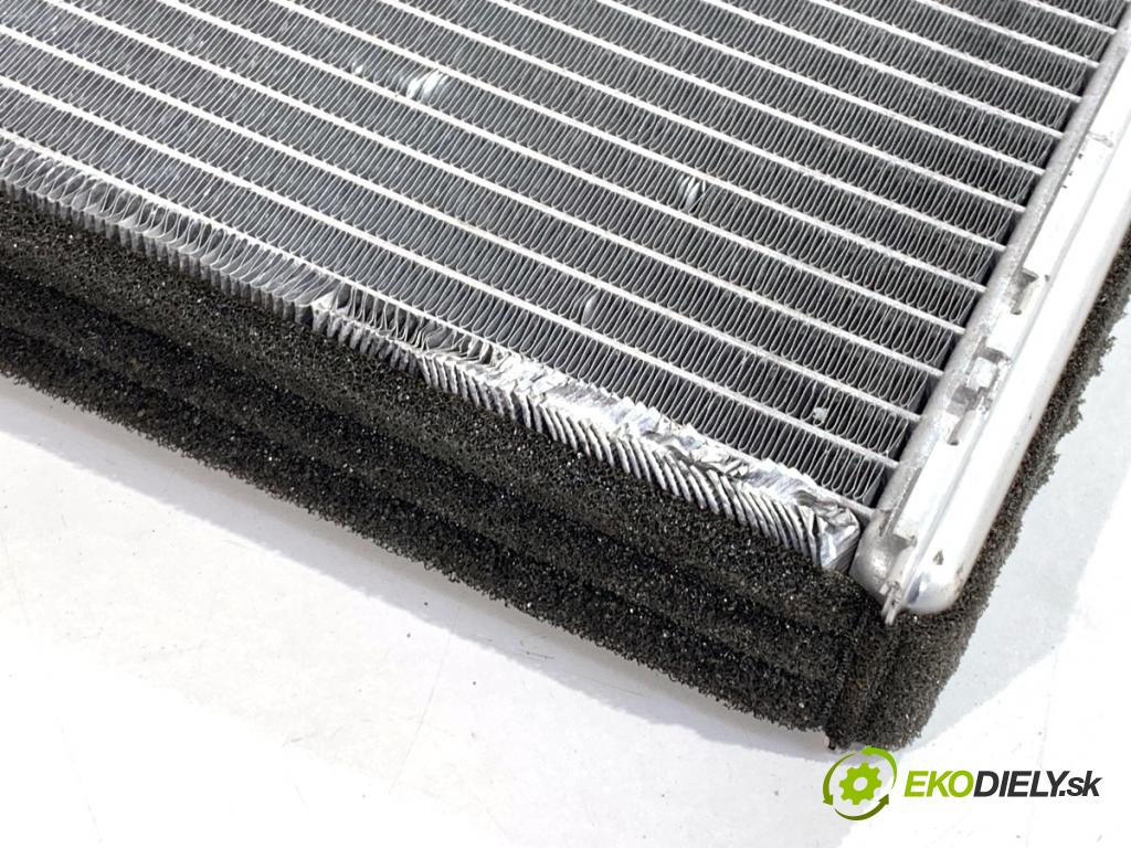 TOYOTA C-HR SUV 2016 85 kW 1.2 (NGX10_) 1197 topné těleso radiátor topení  (Radiátor topení)