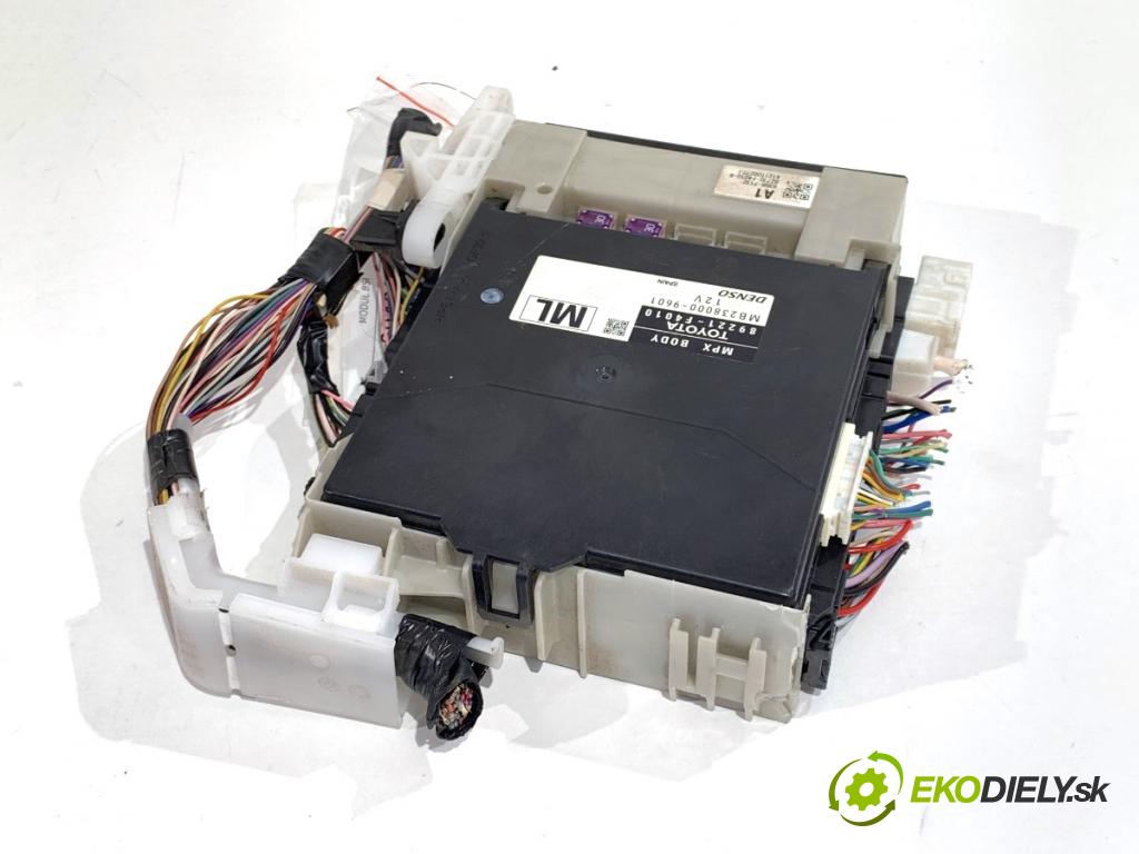 TOYOTA C-HR SUV 2016 85 kW 1.2 (NGX10_) 1197 Modul BSI 89221-F4010 (Poistková skrinka)