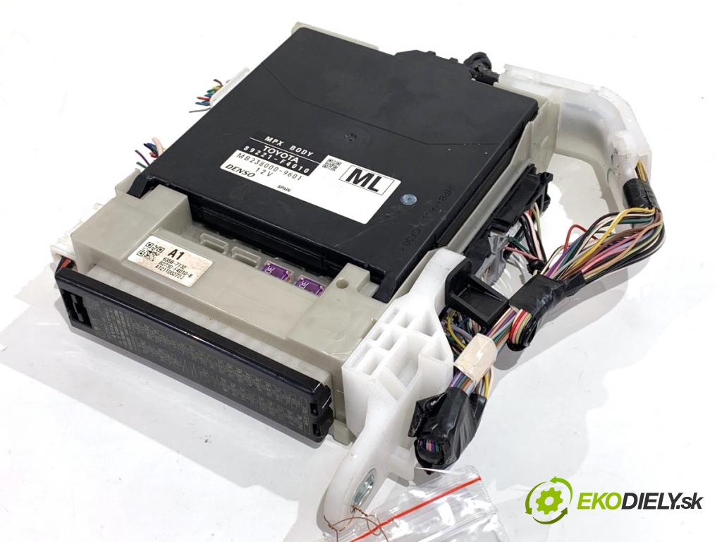 TOYOTA C-HR SUV 2016 85 kW 1.2 (NGX10_) 1197 Modul BSI 89221-F4010 (Poistková skrinka)