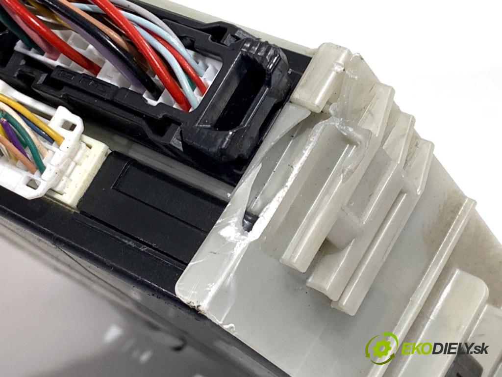 TOYOTA C-HR SUV 2016 85 kW 1.2 (NGX10_) 1197 Modul BSI 89221-F4010 (Poistková skrinka)