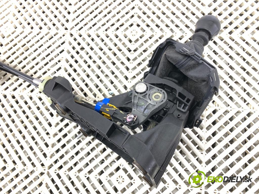 TOYOTA C-HR SUV 2016 85 kW 1.2 (NGX10_) 1197 Kulisa 33530-F4010 (Rýchlostná páka (kulisa))