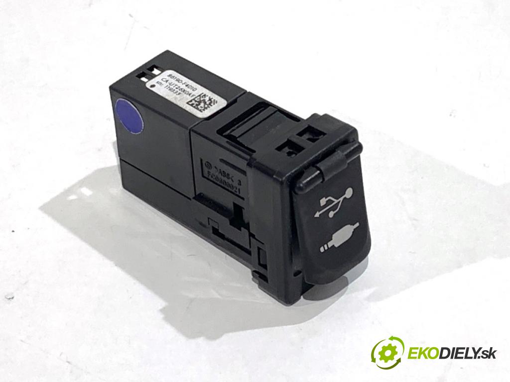 TOYOTA C-HR SUV 2016 85 kW 1.2 (NGX10_) 1197 HNÍZDO: USB 86190-F4010