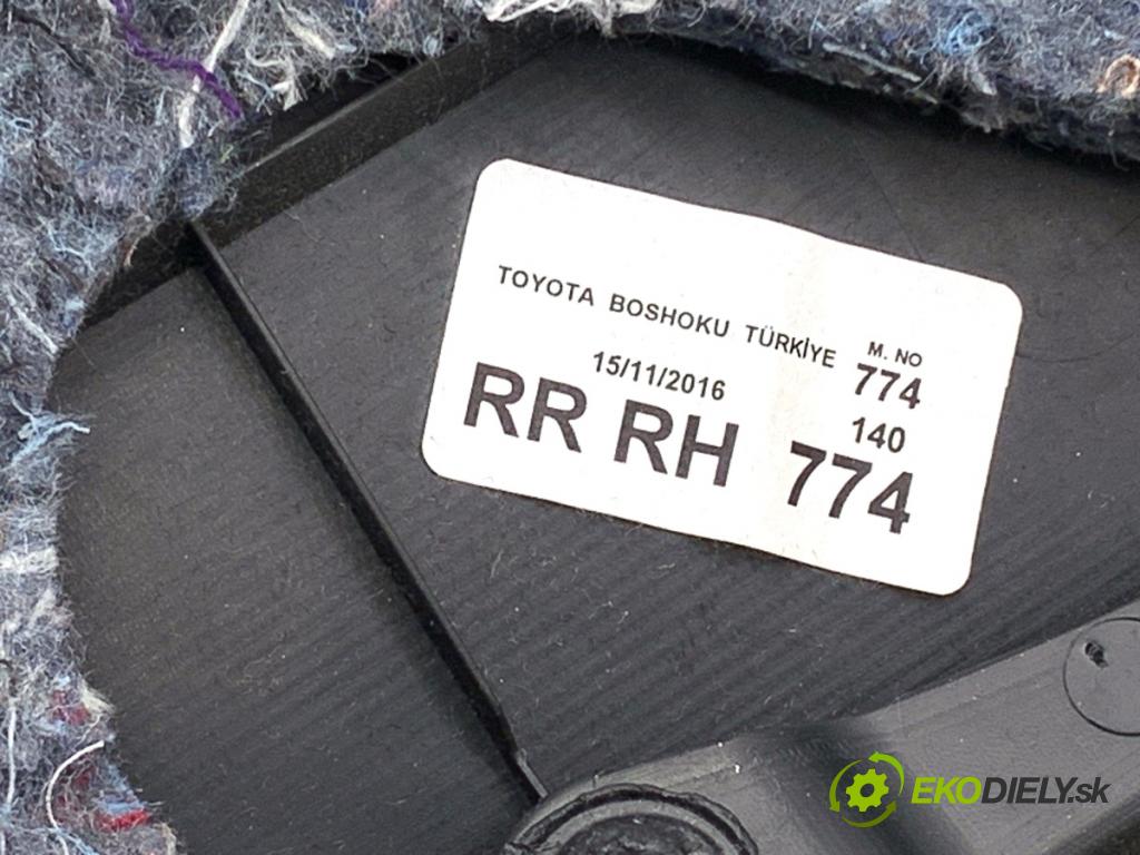 TOYOTA C-HR SUV 2016 85 kW 1.2 (NGX10_) 1197 ča dveře pravý zadní část