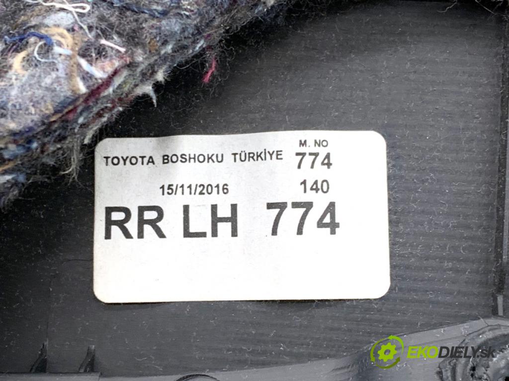 TOYOTA C-HR SUV 2016 85 kW 1.2 (NGX10_) 1197 ča dveře levý zadní část