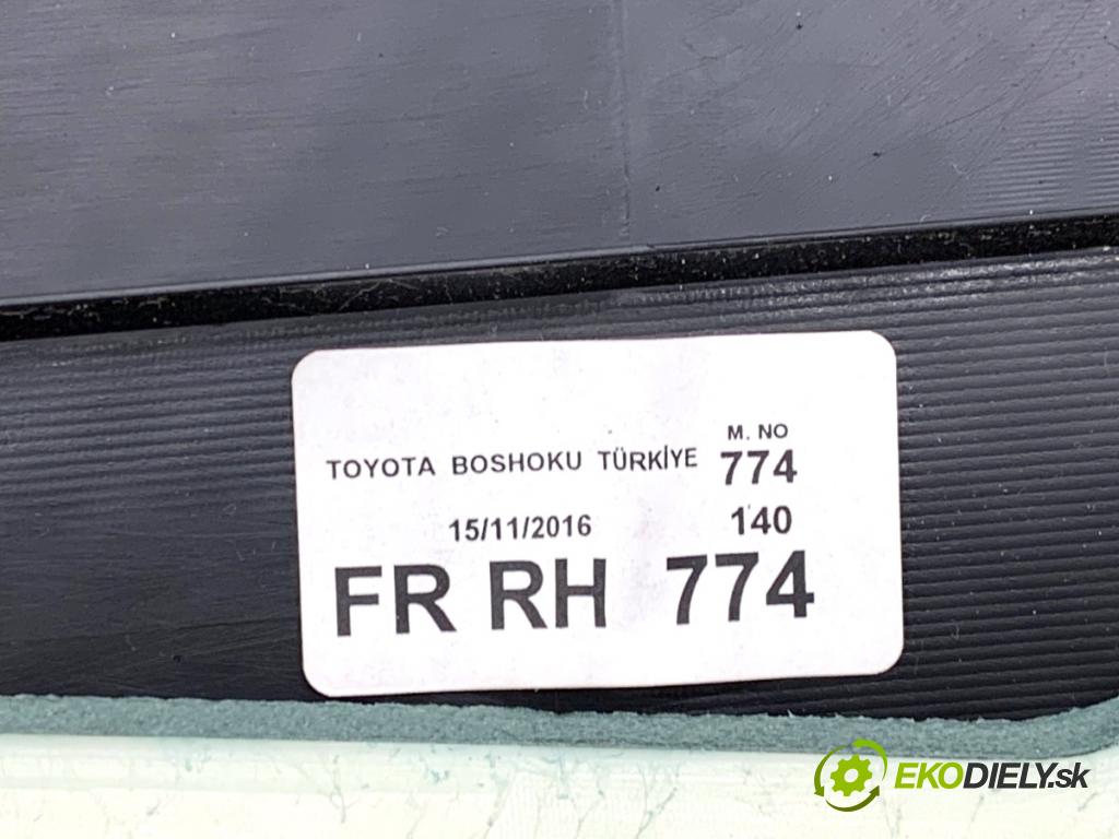 TOYOTA C-HR SUV 2016 85 kW 1.2 (NGX10_) 1197 ča dveře pravý přední část