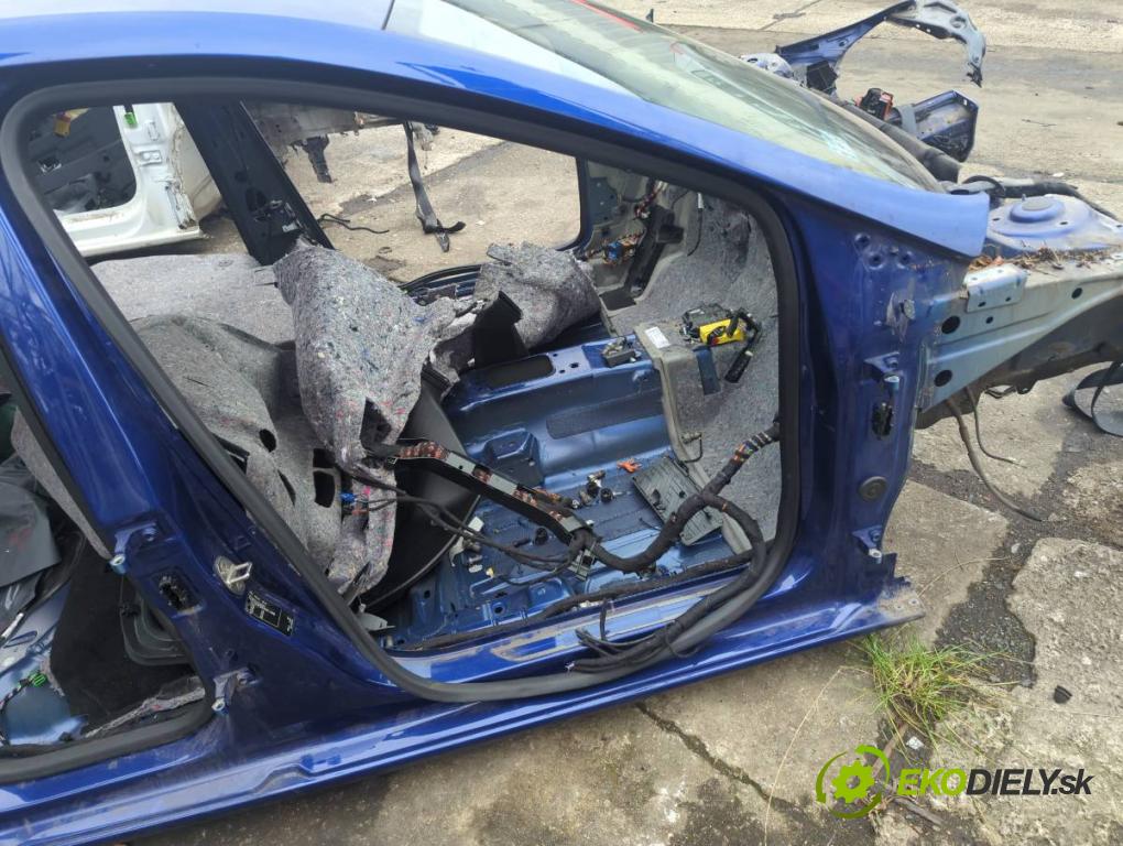 SEAT LEON III liftback 2018 96 kW 1.5 TSI 1495 KAROSERIA ČTVRŤÁK blatník zadní část levý pravý práh střecha PODŁUŻNICA levý pravý