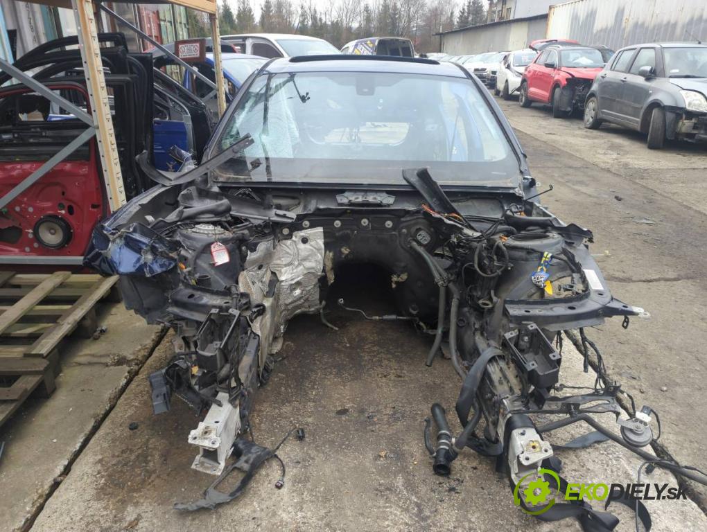 BMW F30 sedan 2016 180 kW 328 i xDrive 1997 KAROSERIA ČTVRŤÁK blatník zadní část levý pravý práh střecha PODŁUŻNICA levý pravý
