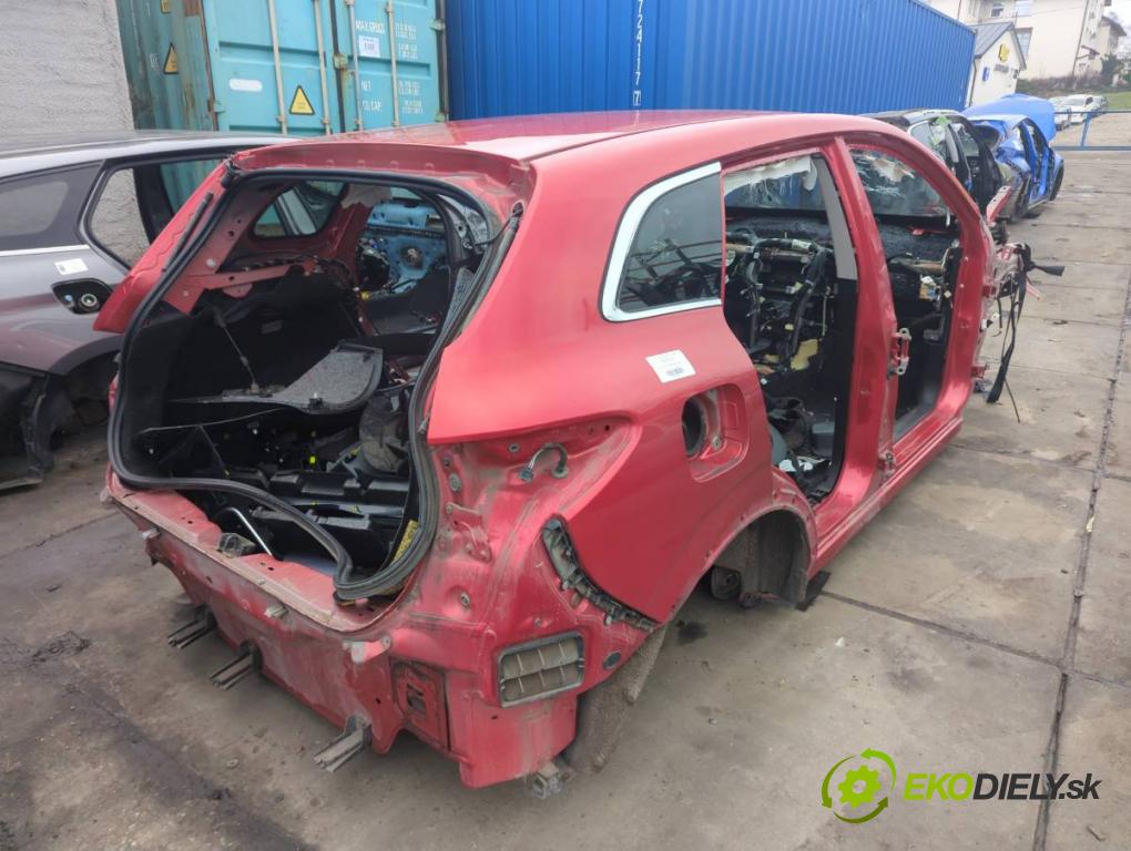 RENAULT KADJAR SUV 2016 81 kW 1.5 dCi 110 (HLA3) 1461 KAROSERIA ČTVRŤÁK blatník zadní část levý pravý práh střecha PODŁUŻNICA levý pravý 