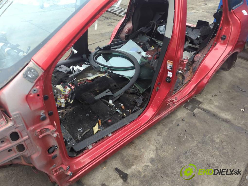RENAULT KADJAR SUV 2016 81 kW 1.5 dCi 110 (HLA3) 1461 KAROSERIA ČTVRŤÁK blatník zadní část levý pravý práh střecha PODŁUŻNICA levý pravý