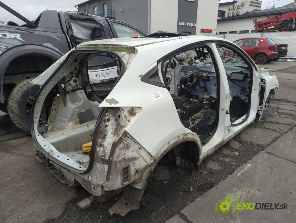 HONDA HR-V SUV 2017 96 kW 1.5 (RU1) 1498 KAROSERIA ČTVRŤÁK blatník zadní část levý pravý práh střecha PODŁUŻNICA levý pravý 
