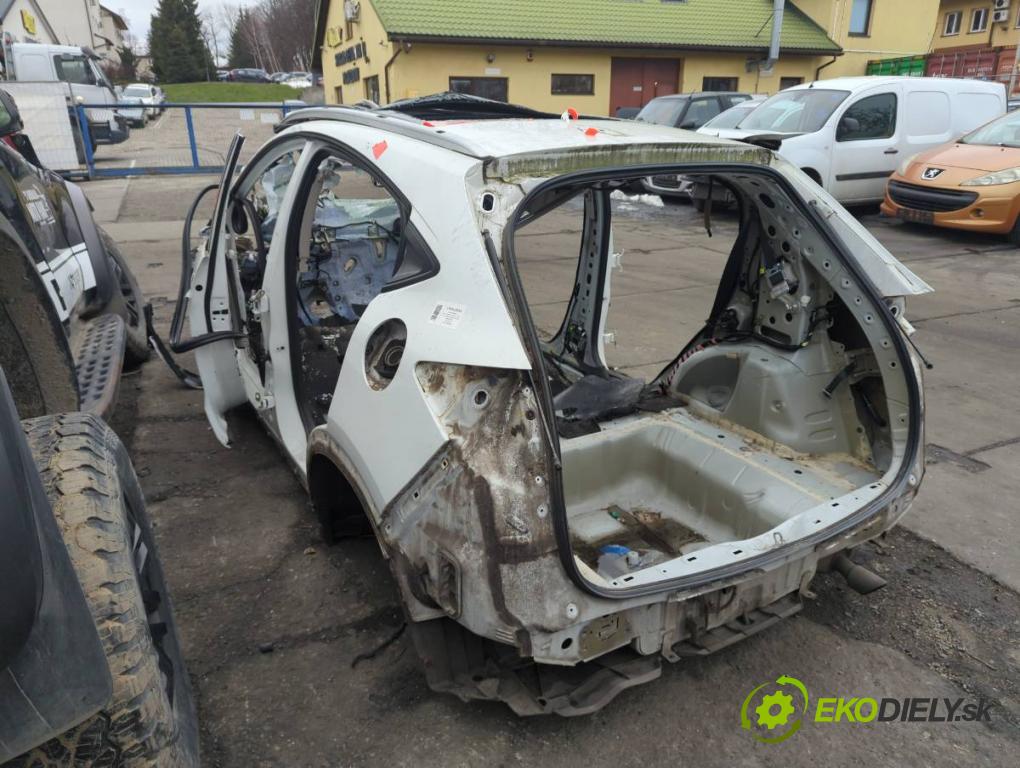 HONDA HR-V SUV 2017 96 kW 1.5 (RU1) 1498 KAROSERIA ČTVRŤÁK blatník zadní část levý pravý práh střecha PODŁUŻNICA levý pravý