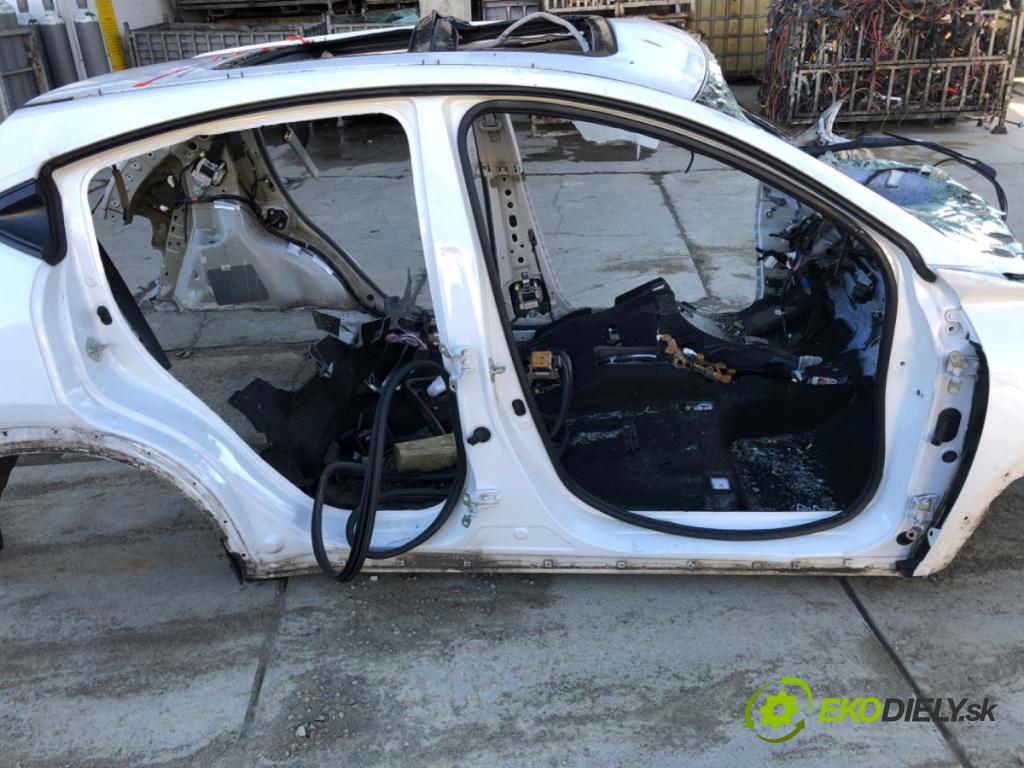 HONDA HR-V SUV 2017 96 kW 1.5 (RU1) 1498 karoséria ČTVRŤÁK: Blatník zad ľavy pravy prah strecha PODŁUŻNICA ľavy pravy