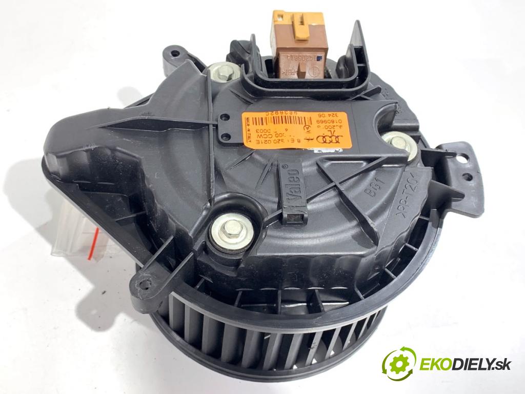 AUDI A4 B7 Kombi 2006 103 kW 2.0 TDI 1968 ventilátor kúrenia 8E1820021E
