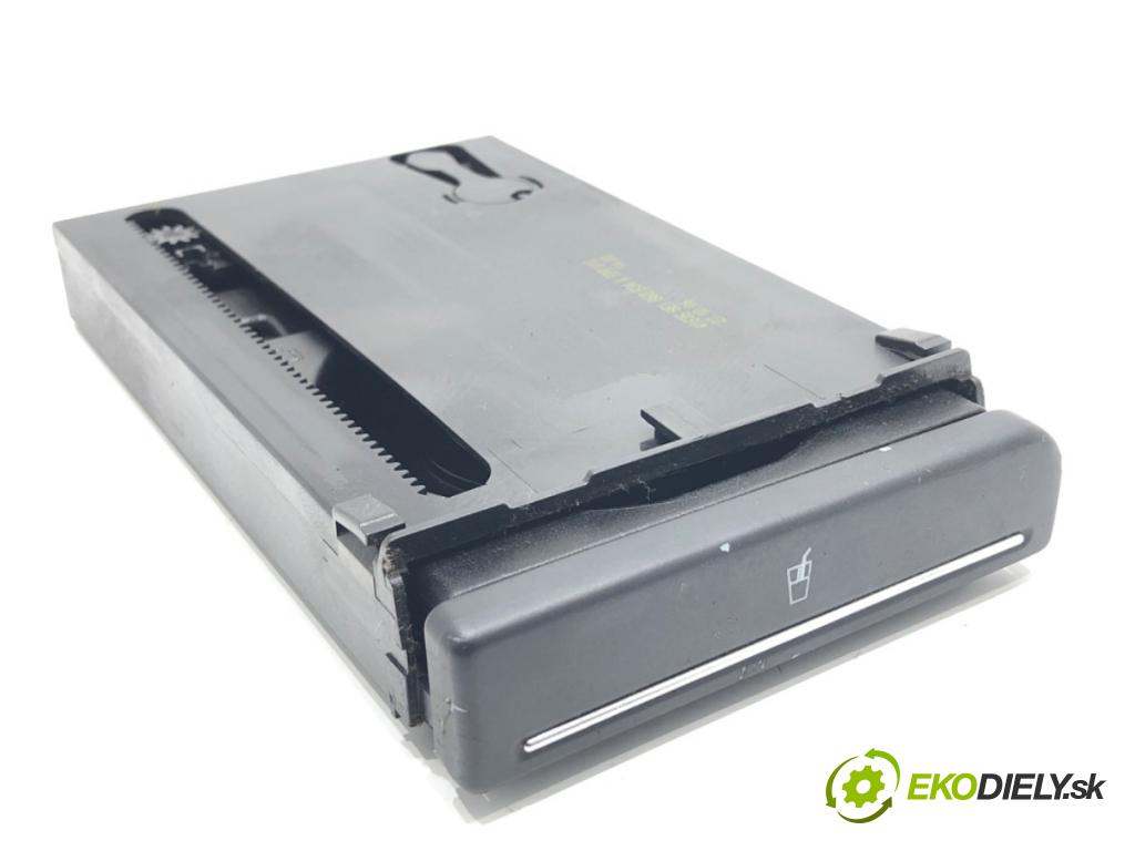 AUDI A4 B7 Kombi 2006 103 kW 2.0 TDI 1968 držák na nápoje 8E1862534K (Držák nápojů)