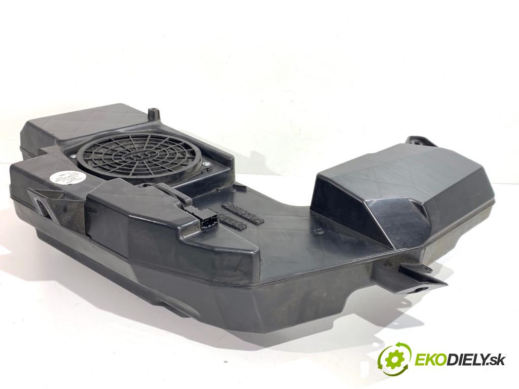 AUDI A4 B7 Kombi 2006 103 kW 2.0 TDI 1968 subwoofer 8E9035382D (Audio zariadenie)