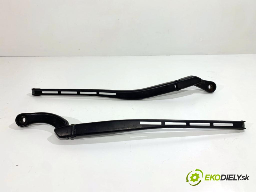 AUDI A4 B7 Kombi 2006 103 kW 2.0 TDI 1968 Rameno stierače predný 8E1955407C 8E1955408C