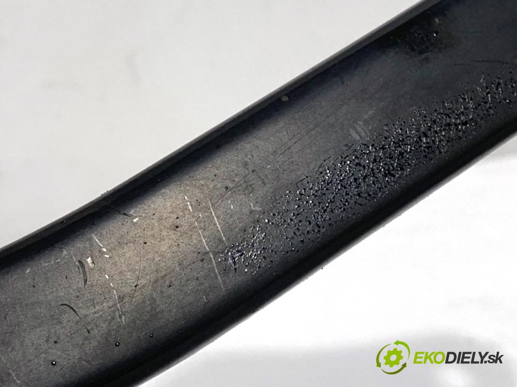 AUDI A4 B7 Kombi 2006 103 kW 2.0 TDI 1968 Rameno stierače predný 8E1955407C 8E1955408C