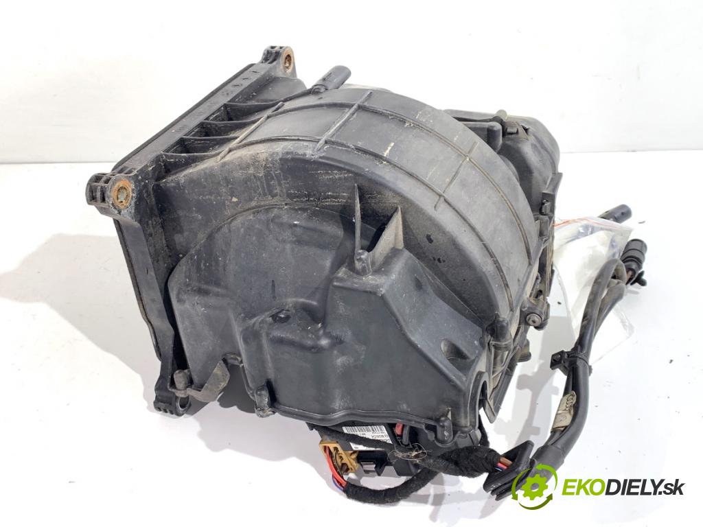 AUDI A6 C6 sedan 2004 165 kW 3.0 TDI quattro 2967 ventilátor kúrenia 4F0820521