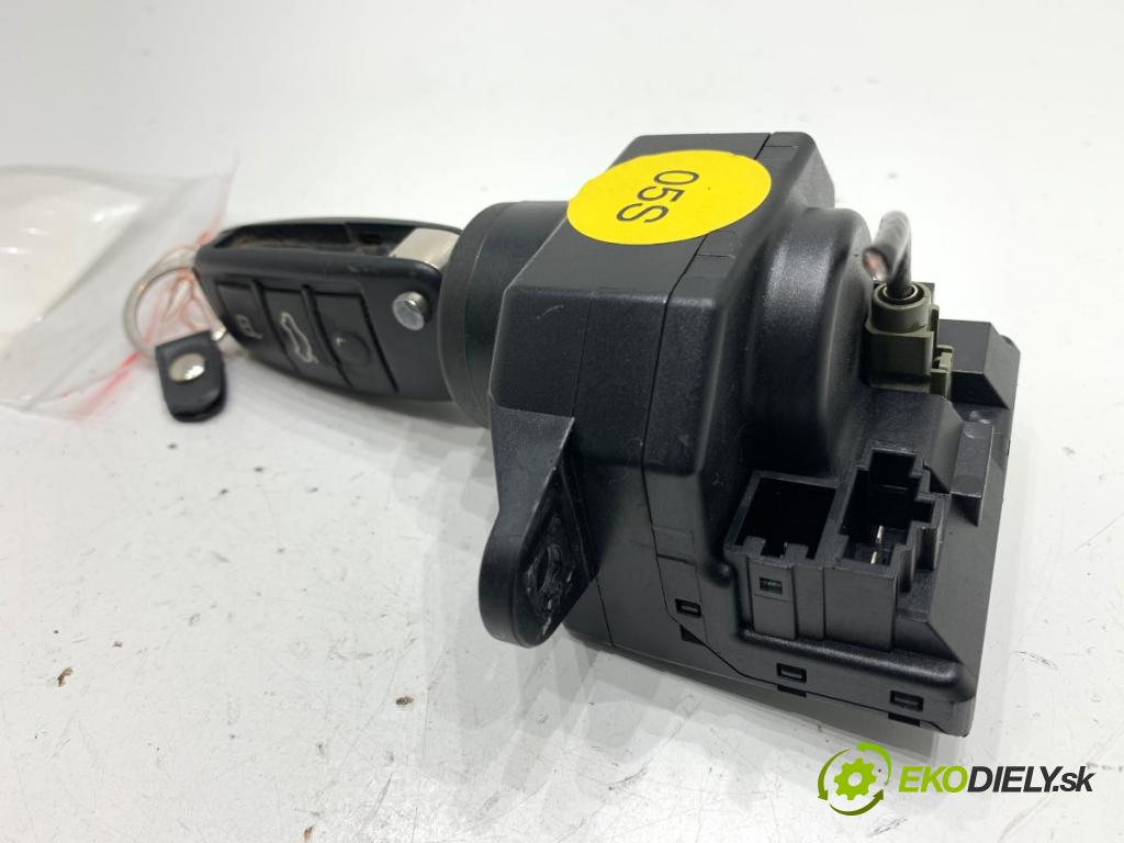 AUDI A6 C6 sedan 2004 165 kW 3.0 TDI quattro 2967 spinačka 4F0909131E (Spínacia skrinka)