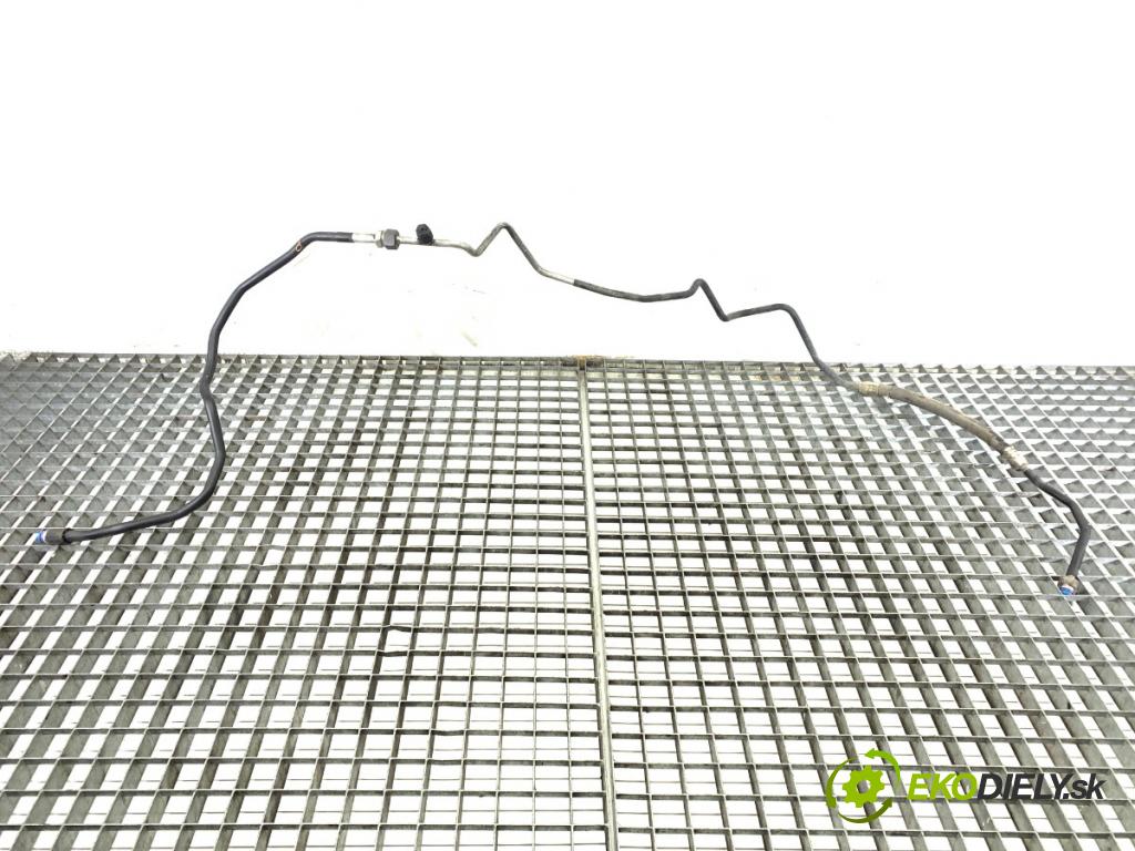 AUDI A6 C6 sedan 2004 165 kW 3.0 TDI quattro 2967 rúrka klimatizácie  (Rúrka klimatizácie)