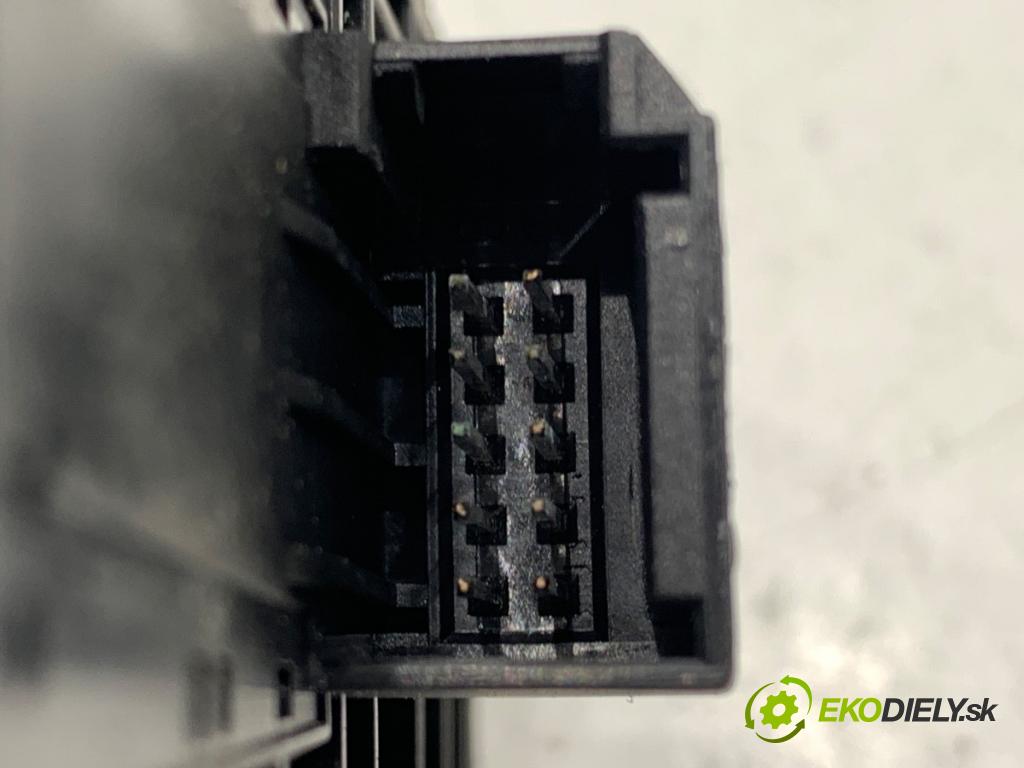 AUDI A6 C6 sedan 2004 165 kW 3.0 TDI quattro 2967 Prepínač okien 4F0959851F (Prepínacie páčky pod volantom)