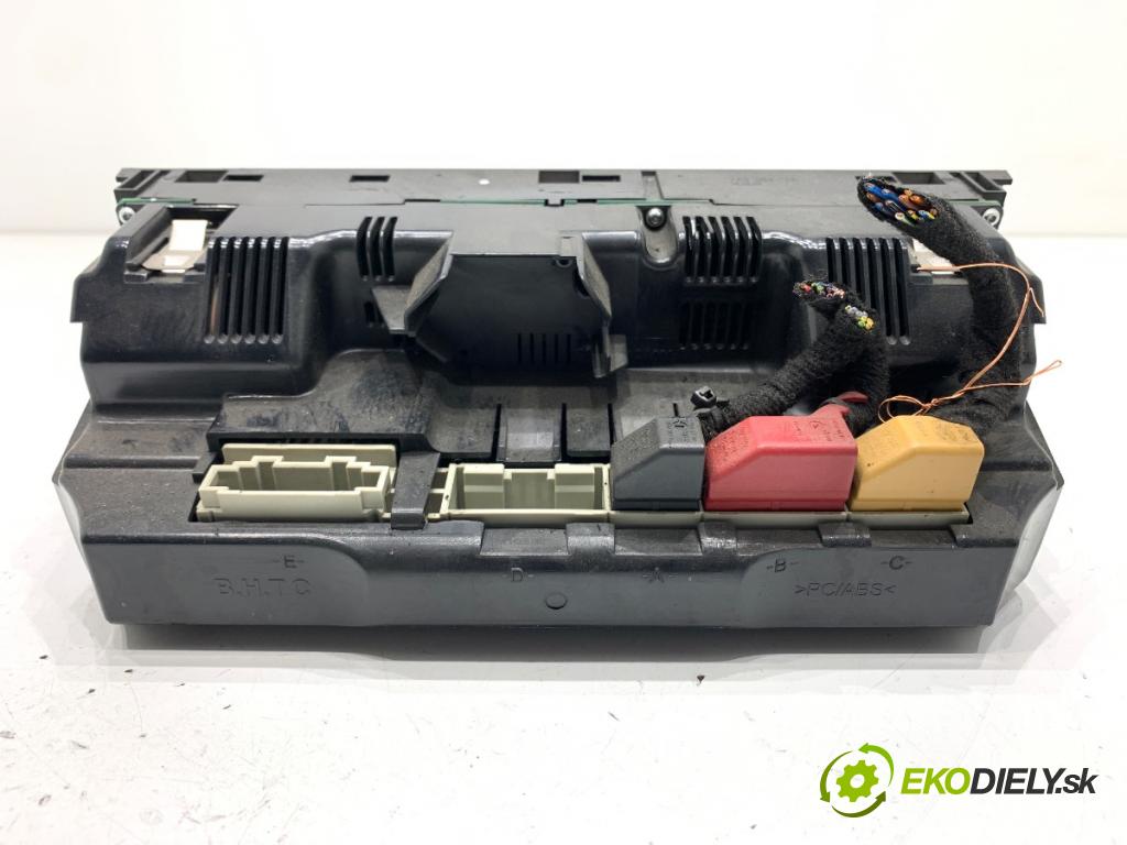 AUDI A6 C6 sedan 2004 165 kW 3.0 TDI quattro 2967 Panel ovládania kúrenia 4F1820043F (Prepínacie páčky pod volantom)