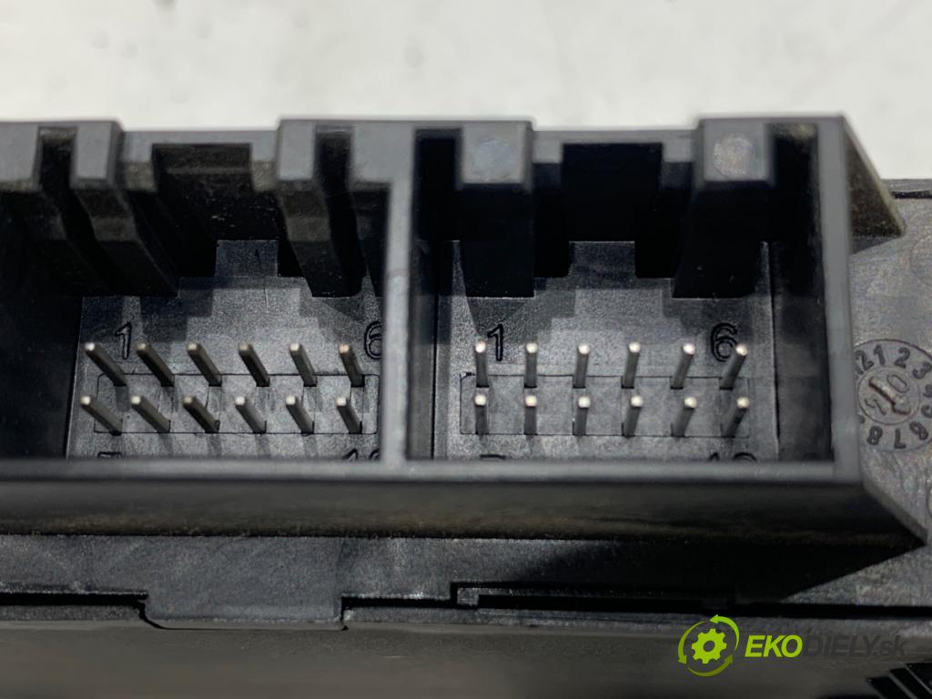 AUDI A6 C6 sedan 2004 165 kW 3.0 TDI quattro 2967 Modul PDC 4F0919283 (Riadiaca jednotka ostatné)