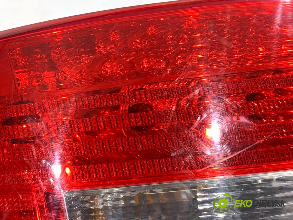 AUDI A6 C6 sedan 2004 165 kW 3.0 TDI quattro 2967 Svetlo ľavy zad 4F5945095N