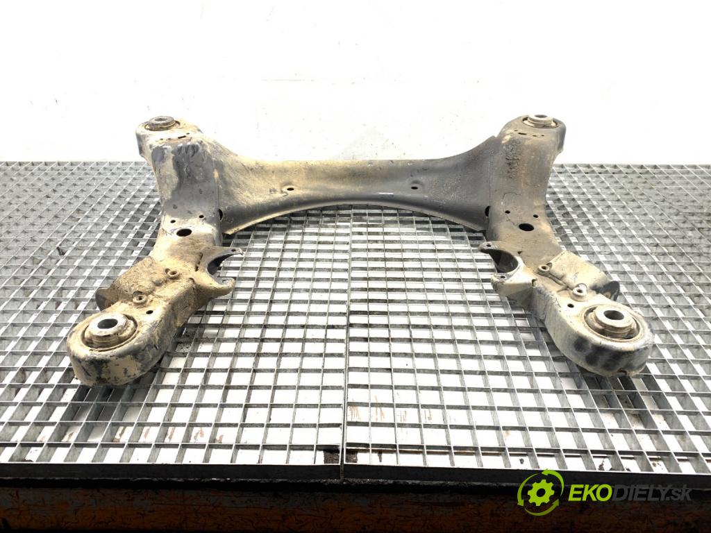 AUDI A6 C6 sedan 2004 165 kW 3.0 TDI quattro 2967 Výstuha pod Motor  (Výstuha predná)