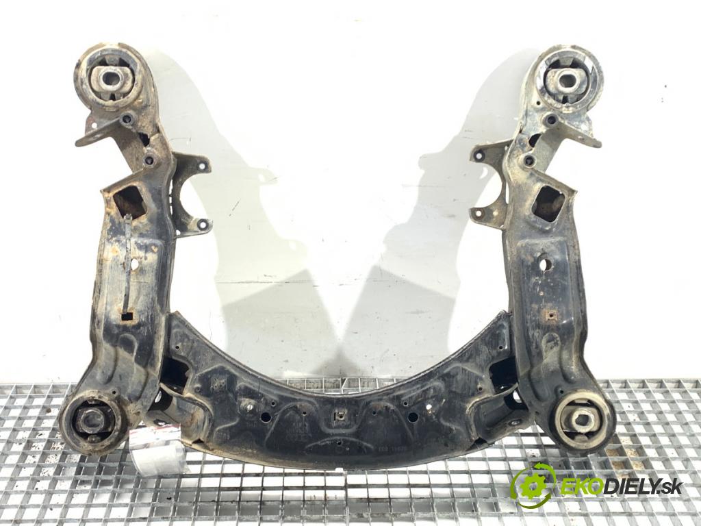 AUDI A6 C6 sedan 2004 165 kW 3.0 TDI quattro 2967 výztuha pod motor  (Přední výztuha)