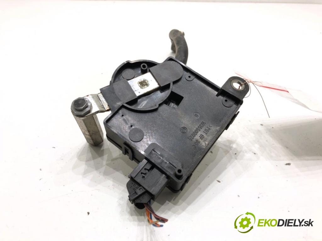 AUDI A6 C6 sedan 2004 165 kW 3.0 TDI quattro 2967 Modul akumulátora 4F0915181A