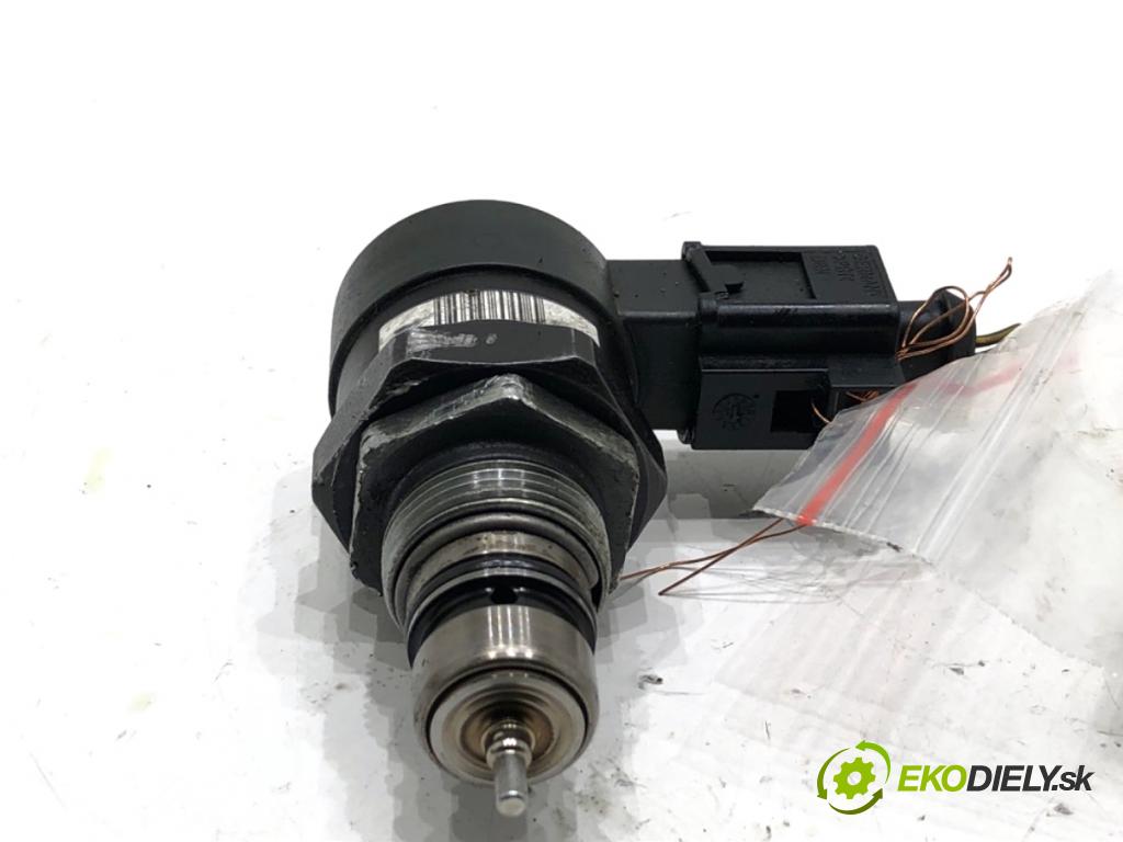 AUDI A6 C6 sedan 2004 165 kW 3.0 TDI quattro 2967 Regulátor tlaku paliva 0281002665 (Palivový systém ostatní)