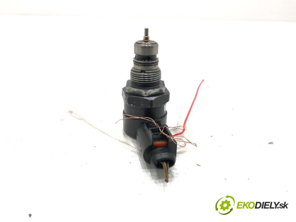 AUDI A6 C6 sedan 2004 165 kW 3.0 TDI quattro 2967 Regulátor tlaku paliva 0281002665 (Palivový systém ostatní)