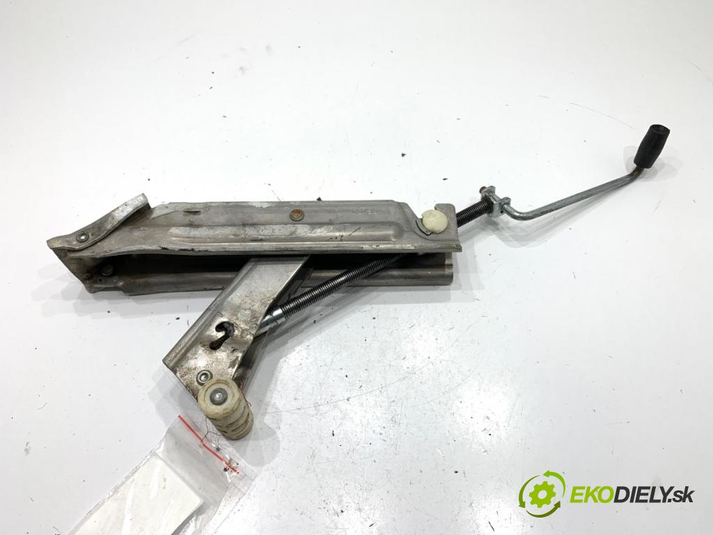 AUDI A6 C6 sedan 2004 165 kW 3.0 TDI quattro 2967 ZVEDÁK: - mechanismus 4F0011031