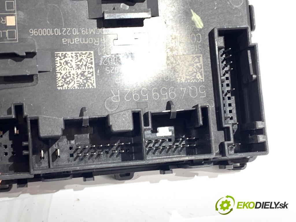 SKODA SUPERB III Kombi 2023 110 kW 2.0 TDI 1968 modul dveře přední část pravý 5Q4959592R