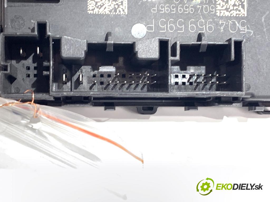 SKODA SUPERB III Kombi 2023 110 kW 2.0 TDI 1968 Modul Dvere zad ľavy 5Q4959595P